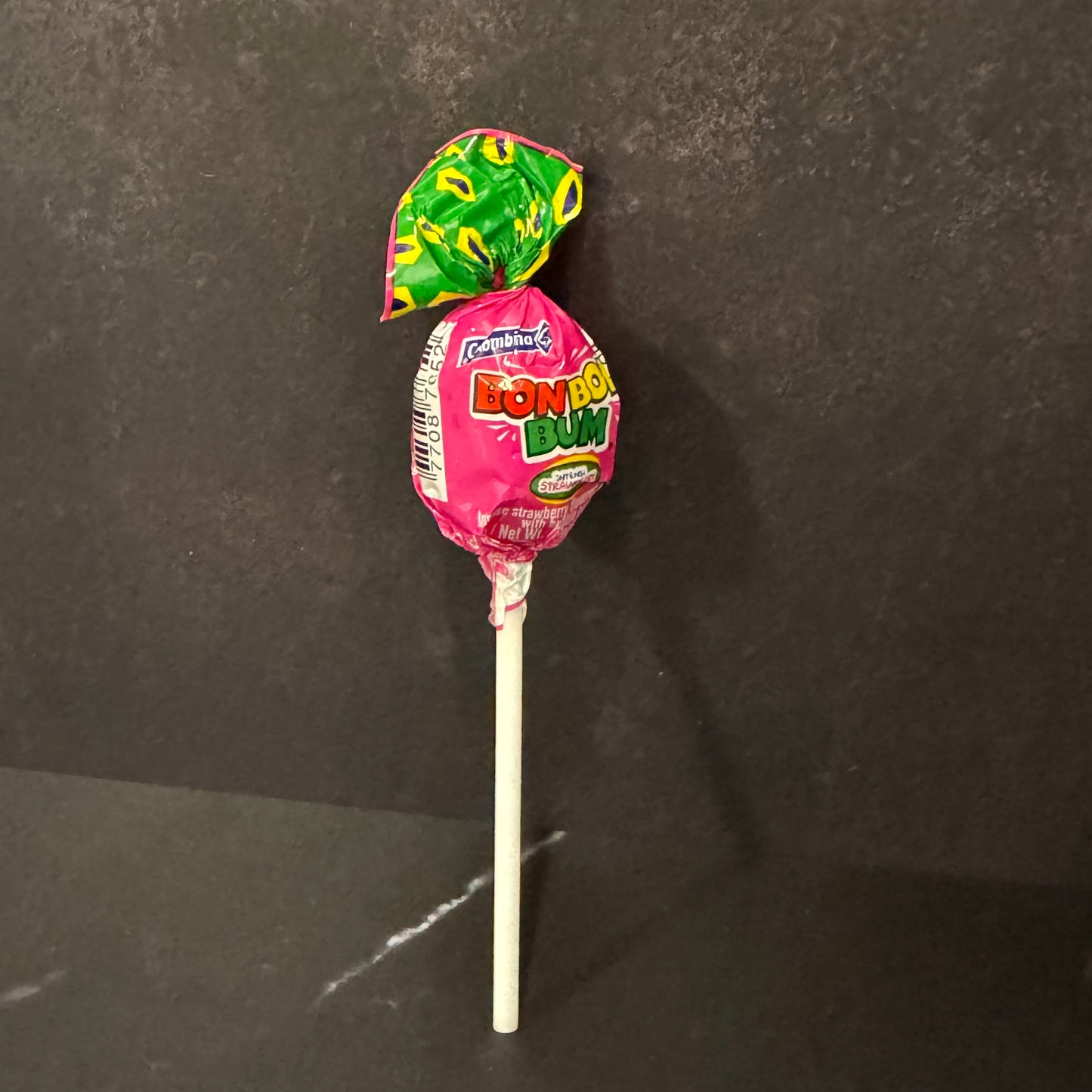 Bon Bon Bum Colombina - Paleta colombiana de caramelo duro con centro de chicle sabores tropicales