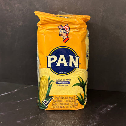 Harina PAN Amarilla de maíz precocida venezolana 1kg, producto importado de Venezuela disponible en Melomanda
